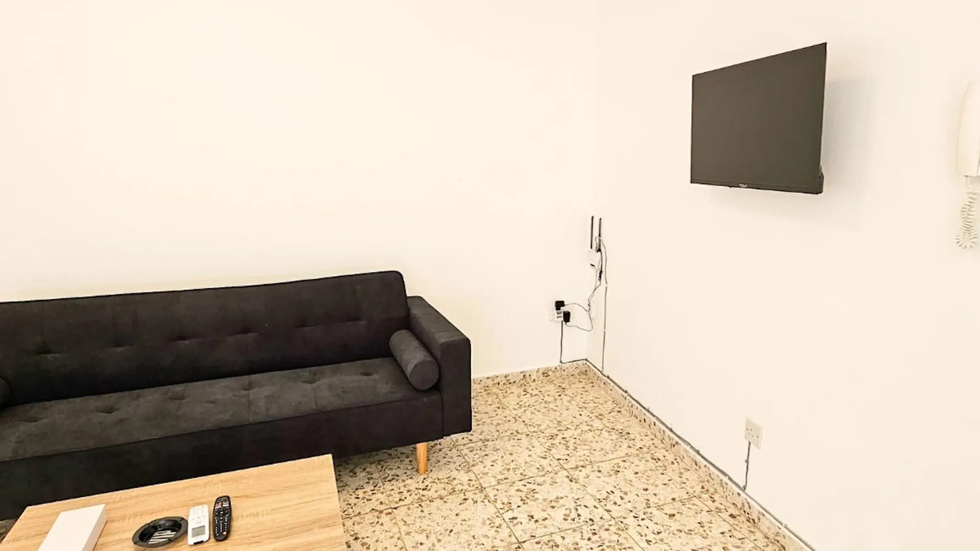 Apartment Unique City Center Rooms, 150M From Chabad Lubavitch Larnaca