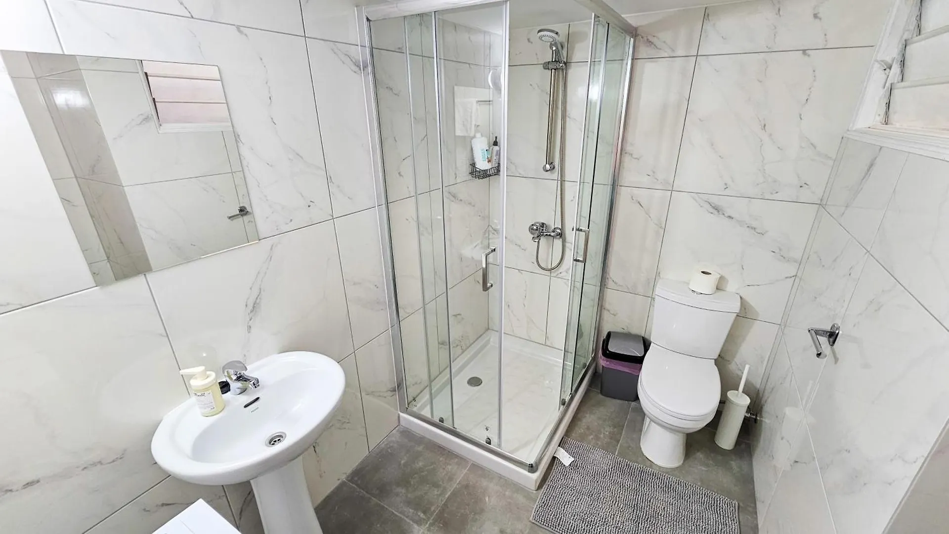 Unique City Center Rooms, 150M From Chabad Lubavitch Larnaca Apartment