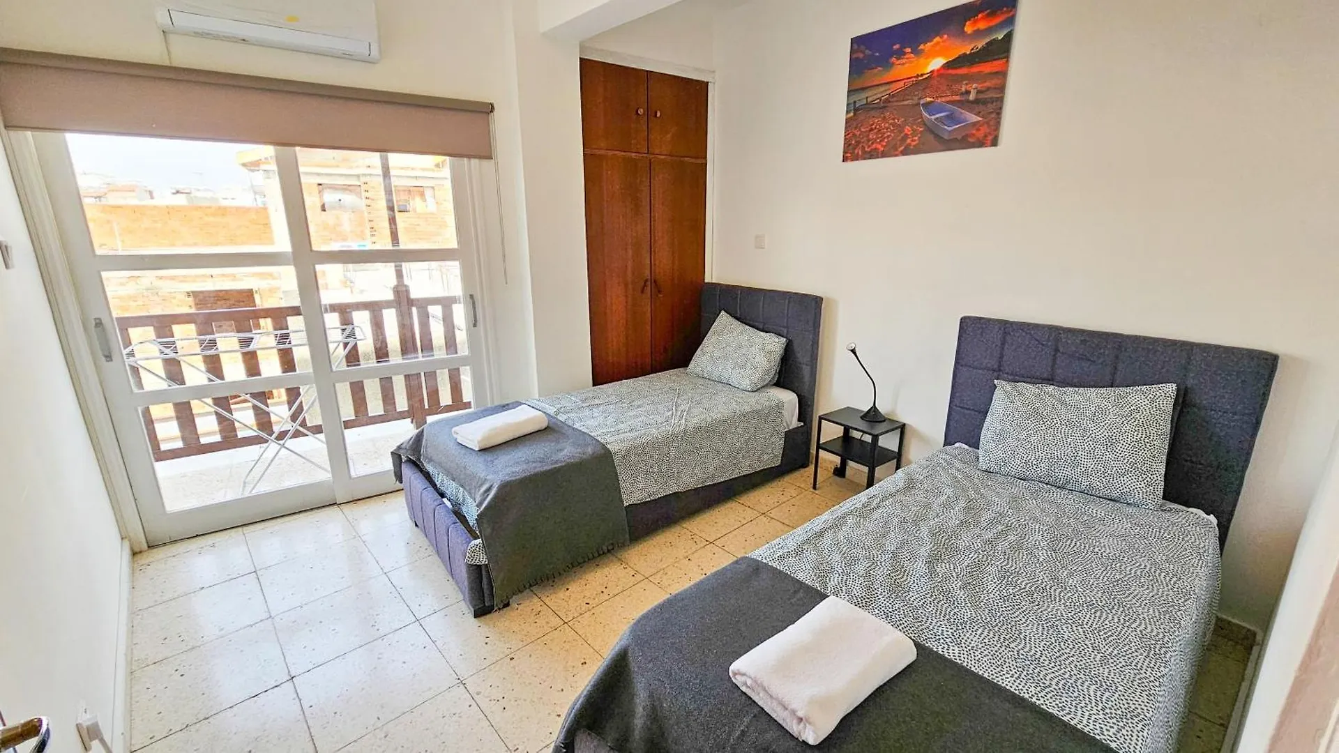 Unique City Center Rooms, 150M From Chabad Lubavitch location
