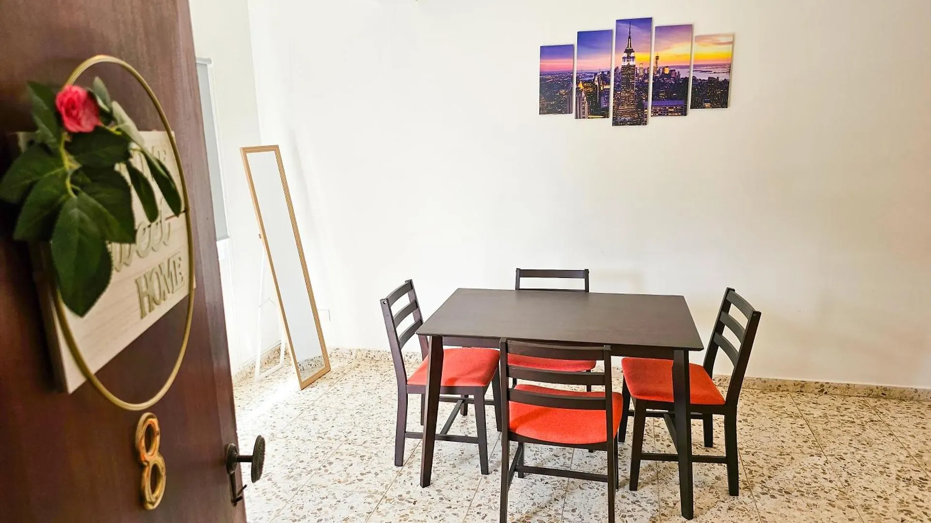 Unique City Center Rooms, 150M From Chabad Lubavitch Larnaca Apartment